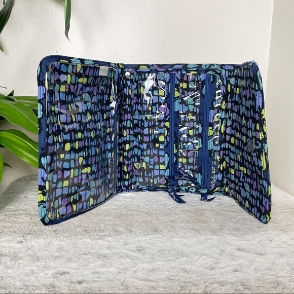 Vera Bradley Fabric tri-flap Blue and Purple Travel Organizer - Picture 4 of 10